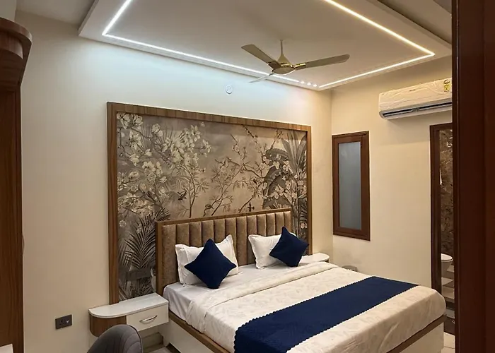 Hotel Homeland